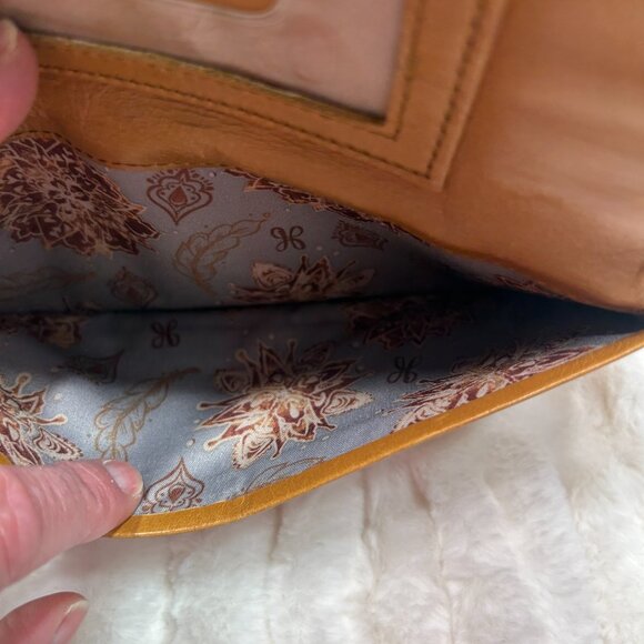 HOBO Vintage Leather Clutch Wallet - Picture 6 of 6